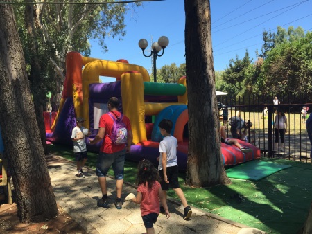 תיאטרון הפארק הפעלות לימי הולדת מתנפחים